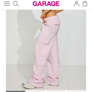 ‼️ $25 THIS WEEKEND ONLY ‼️
Garage UltraFleece Light Pink Cargo Joggers